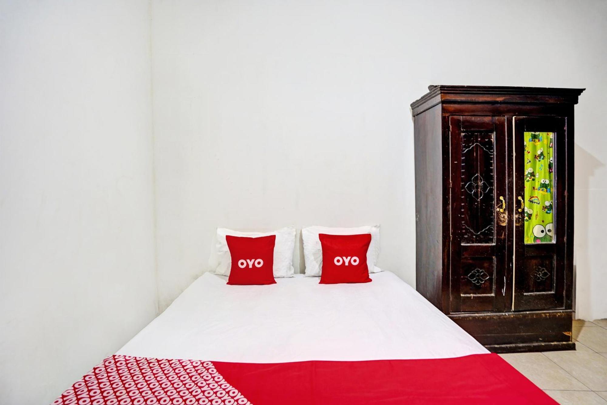 Oyo Life 92840 Wisma Morricco Jombang Exterior foto